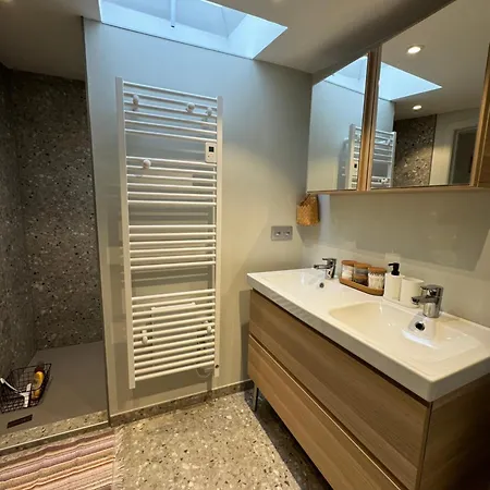 Le Jardin Du Perron Apartment