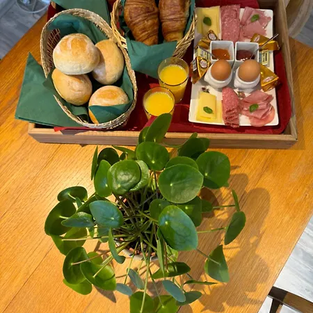 Le Jardin Du Perron * ティユー